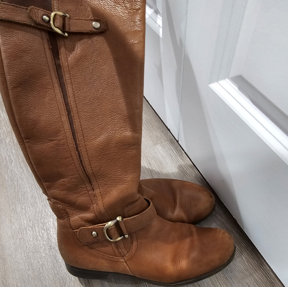 Leather boots in good condition
